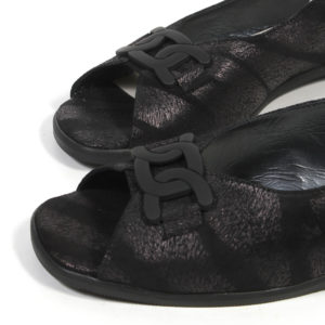 Босоножки MT413